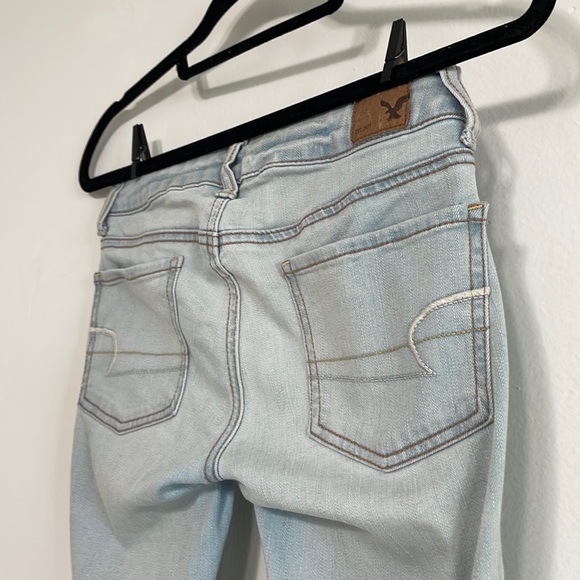American Eagle Outfitters Light Wash MIDRise Jegging - Picture 3 of 4
